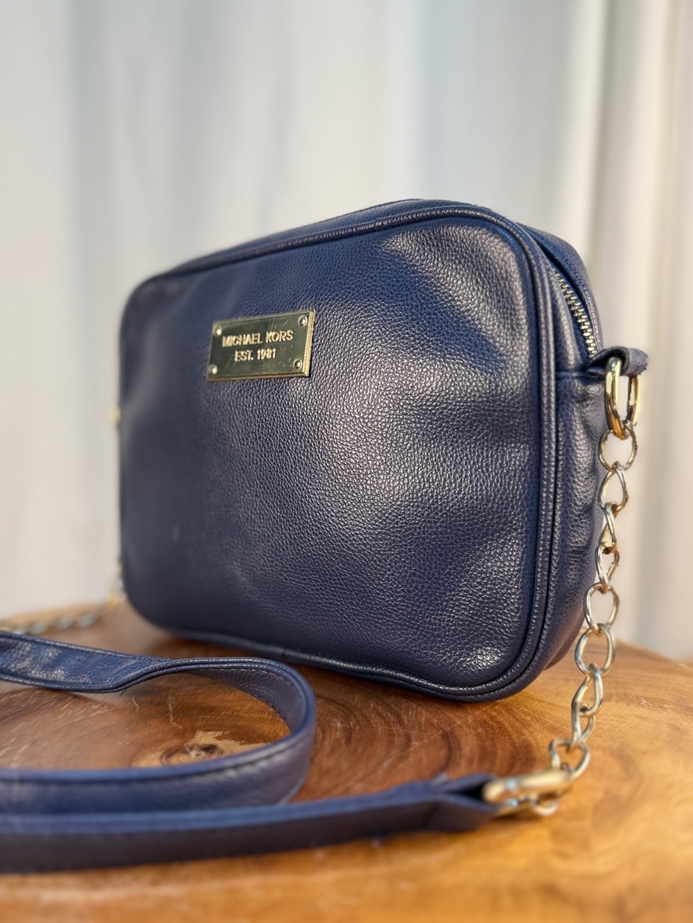 Michael Kors Navy Pebble Leather Jet Set Crossbody Camera Bag + Gold Chain - EUC - Picture 15 of 15